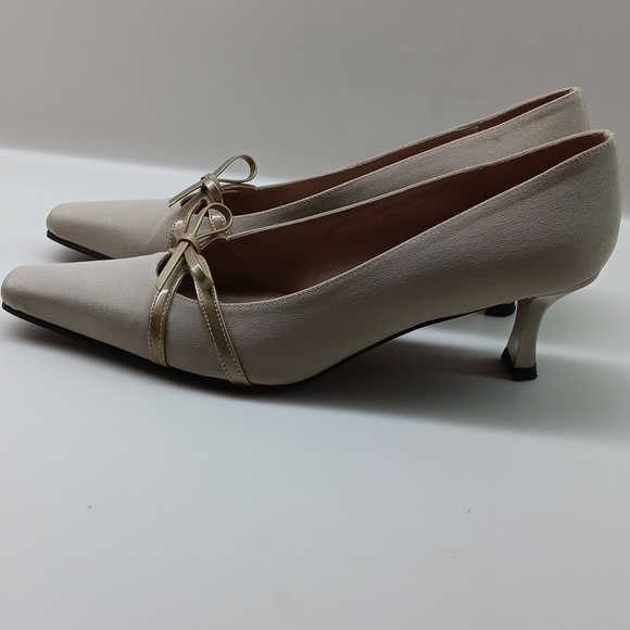 Stuart Weitzman - Picture 5 of 6